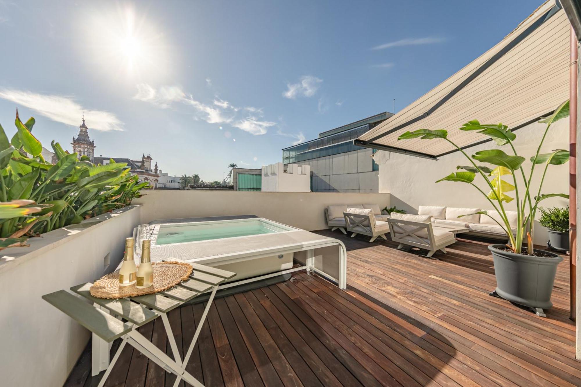 Green-Apartments Reales Atarazanas Suites Севілья Екстер'єр фото